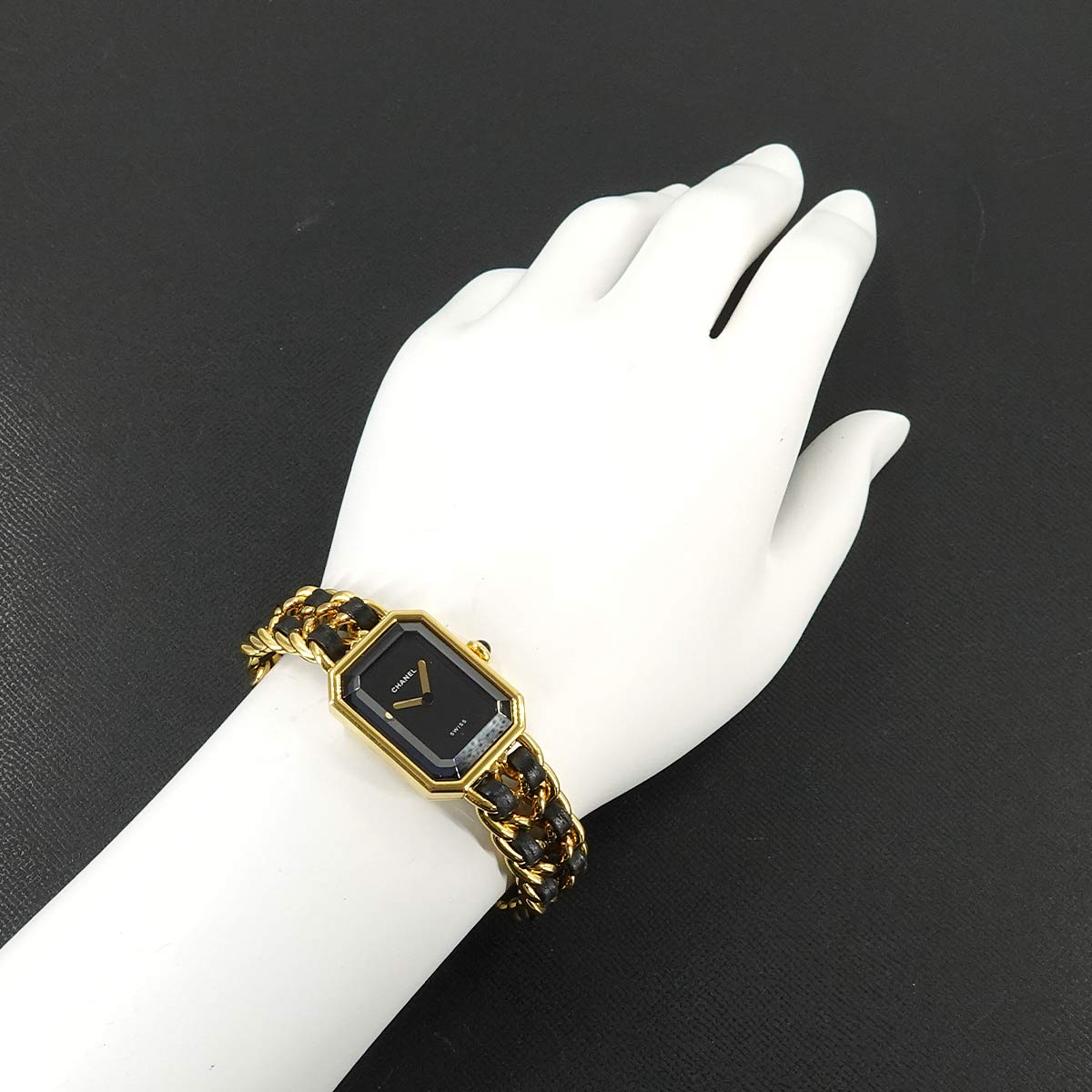 Premiere Size L H0001 Vintage Quartz Black Dial Ladies Watch