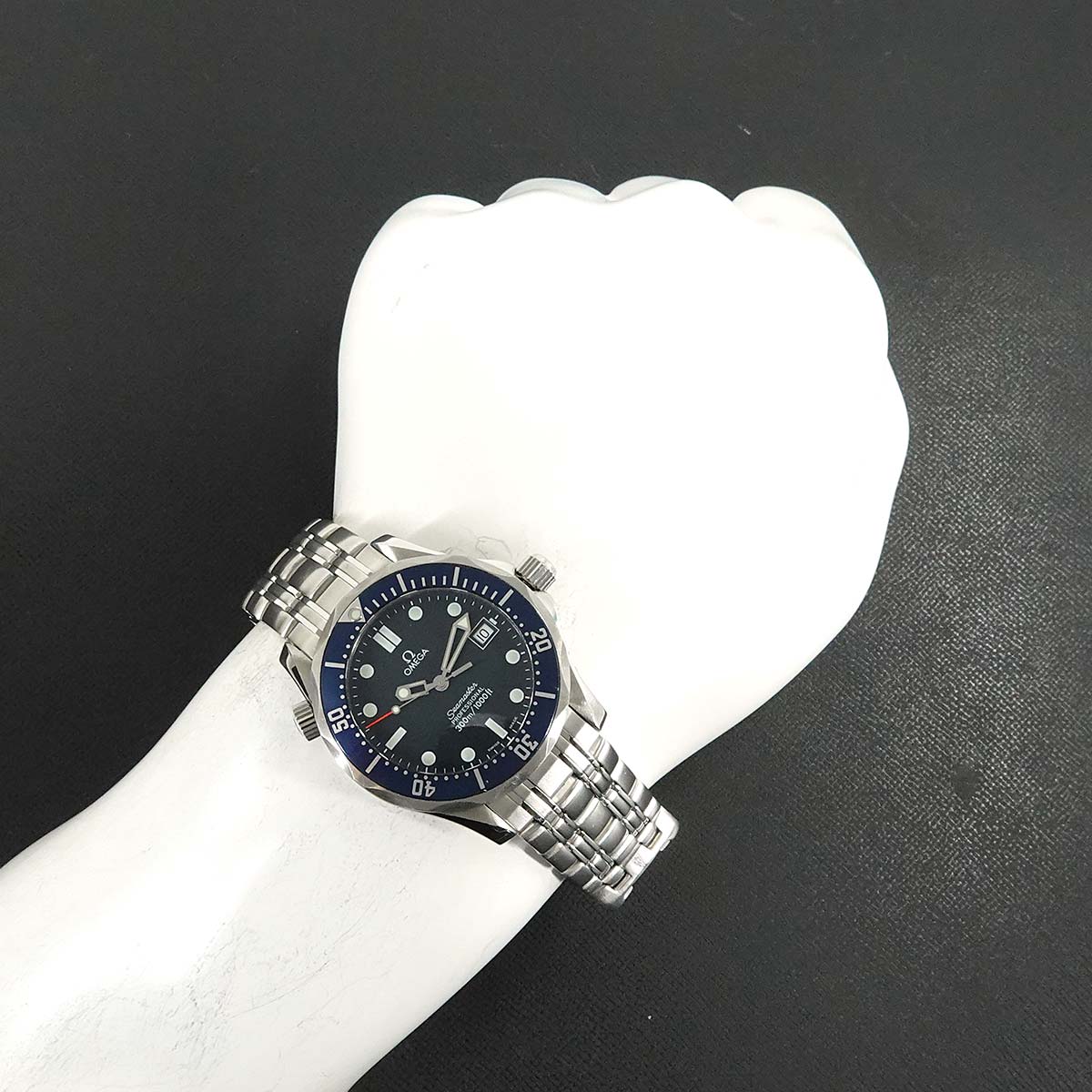 Seamaster Professional 2561 80 Date Navy Dial Boys Watch