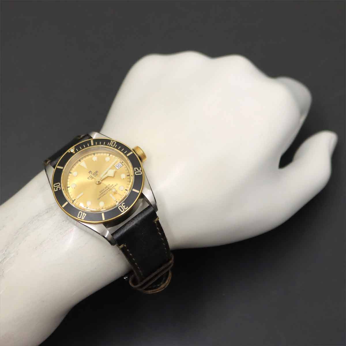 Heritage Black Bay 79733N Automatic Gold Dial Mens Watch