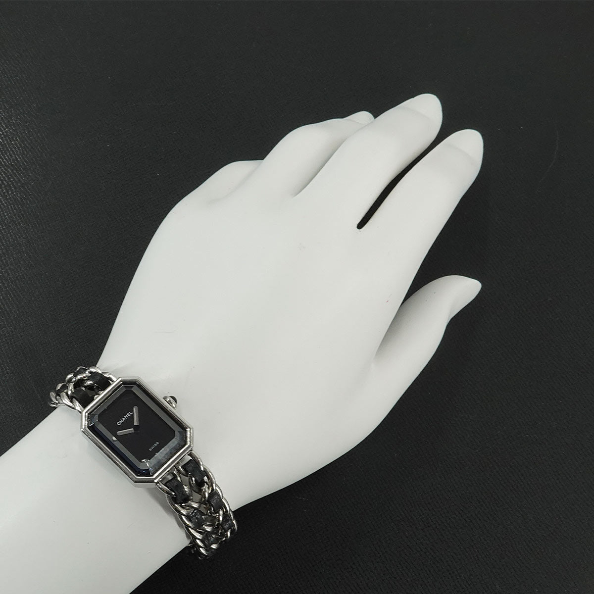Premiere Size M H0451 Quartz Black Dial Ladies Watch