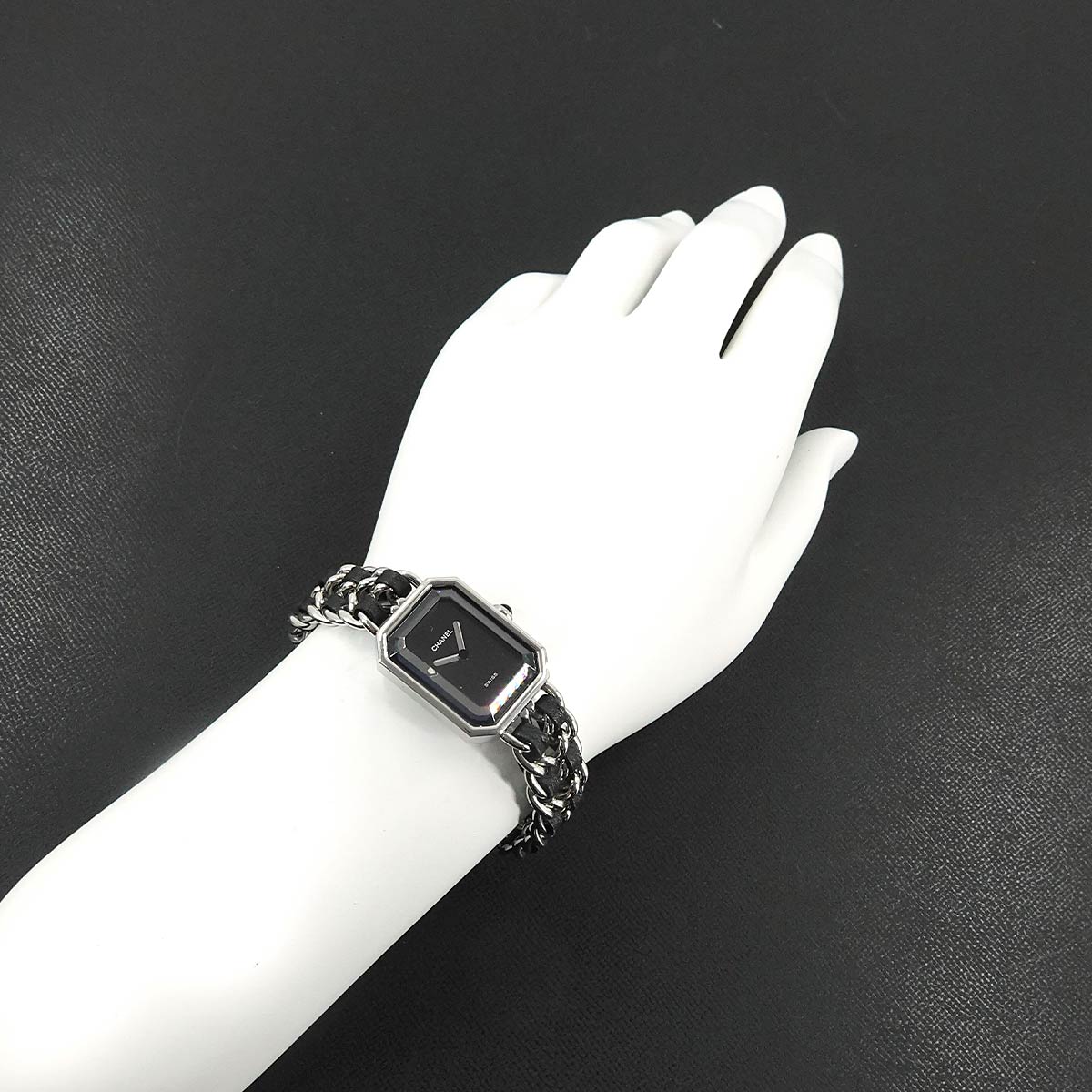 Premiere Size M H0451 Quartz Black Dial Ladies Watch