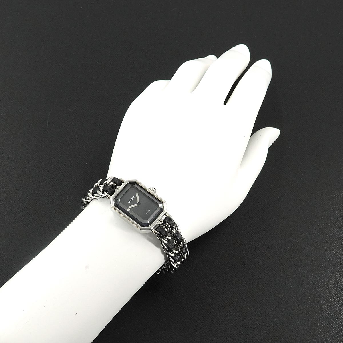 Premiere Size M H0451 Quartz Black Dial Ladies Watch