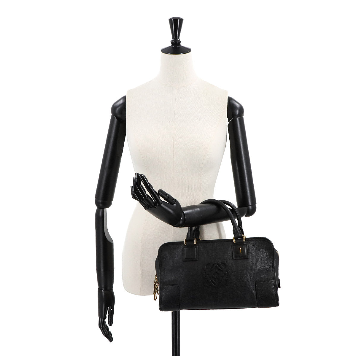 Amazona 28 Hand Bag Leather Black Anagram Purse