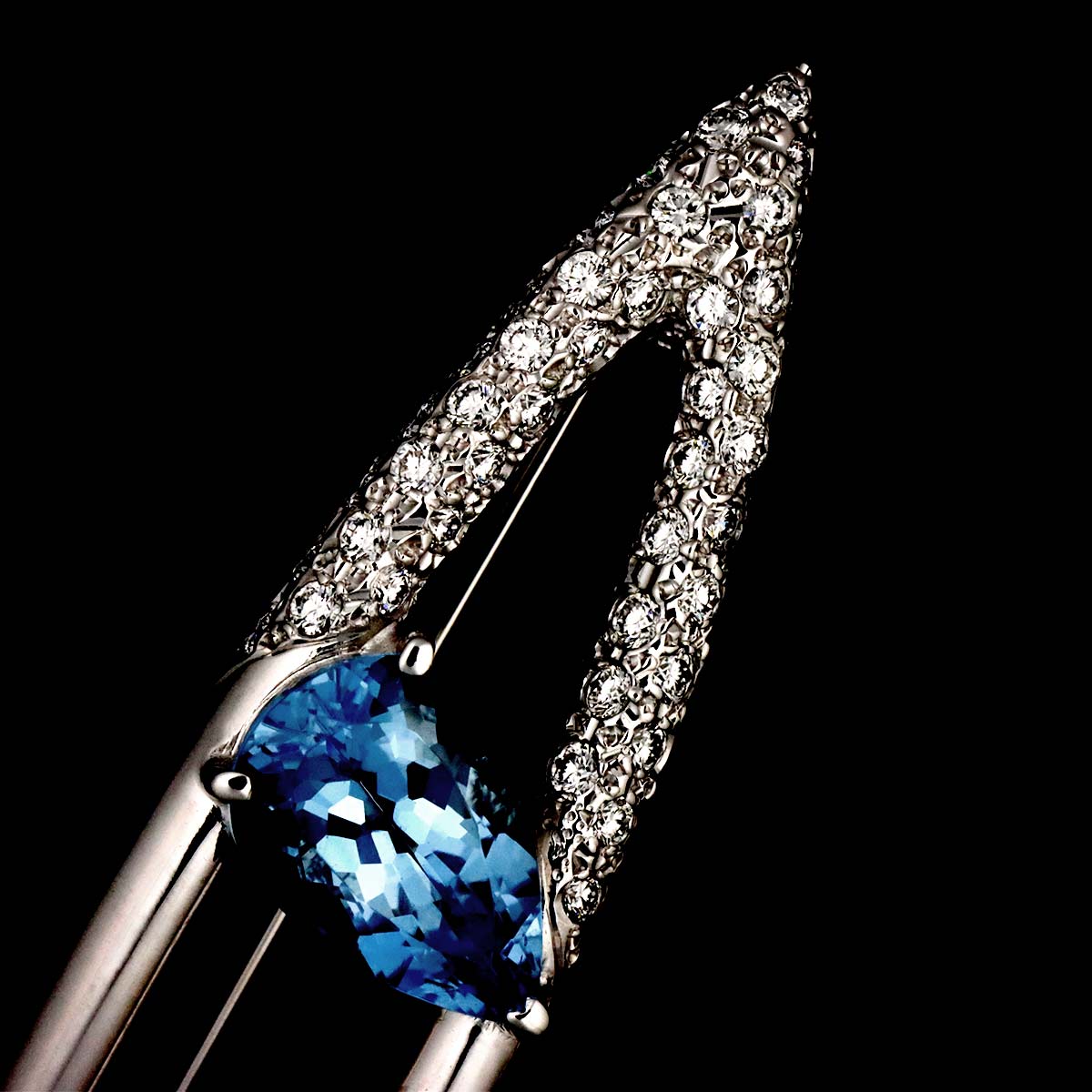 Aquamarine 2.27ct Diamond 0.68ct Brooch 18K White Gold 750