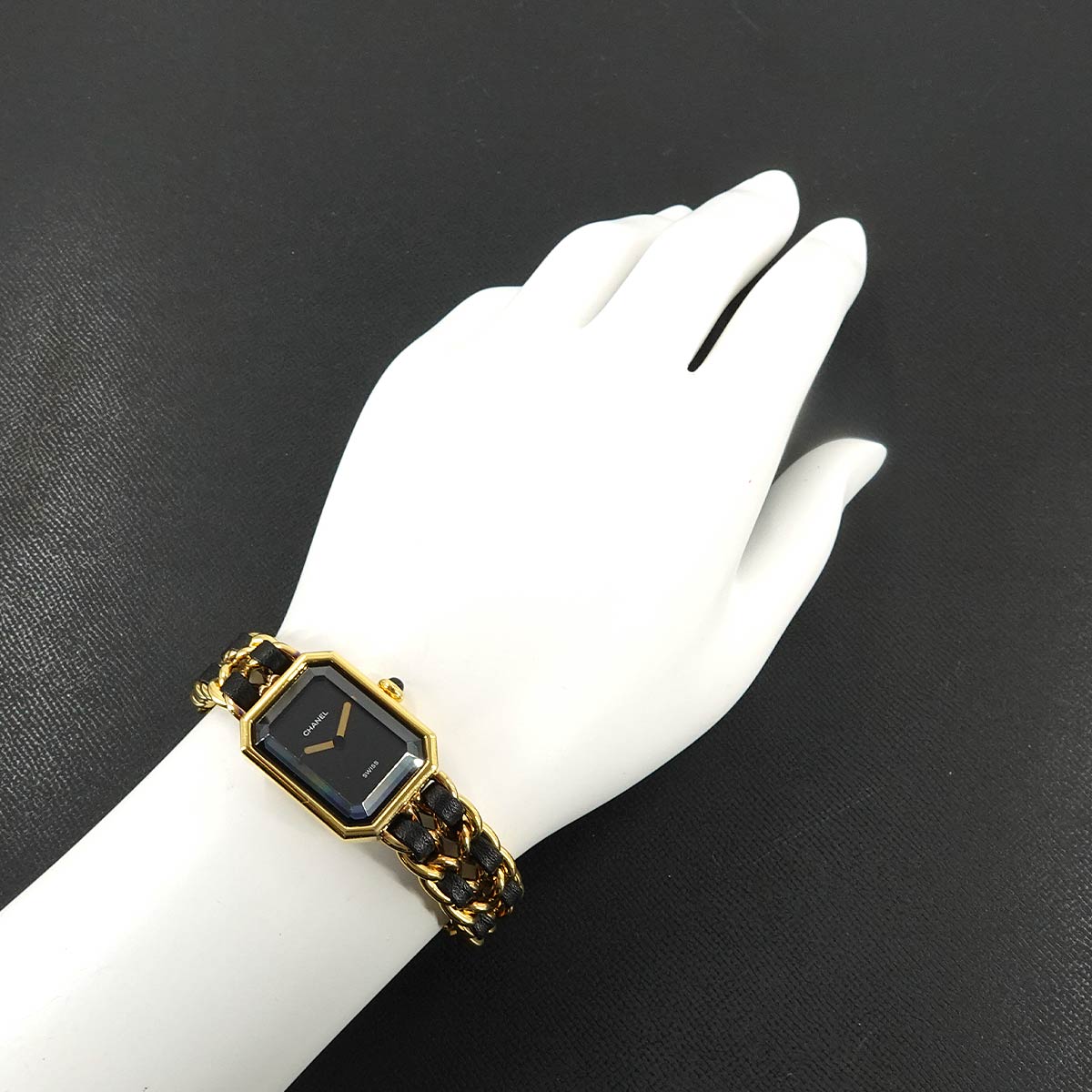 Premiere Size L H0001 Vintage Quartz Black Dial Ladies Watch