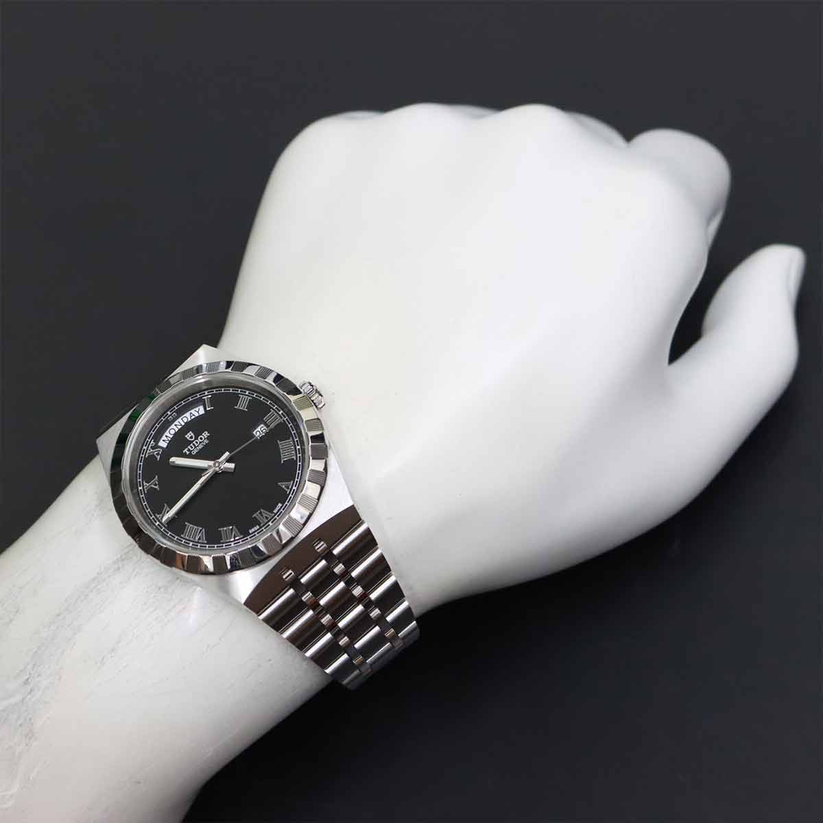 Royal 28600 Automatic Date Black Dial Mens Watch