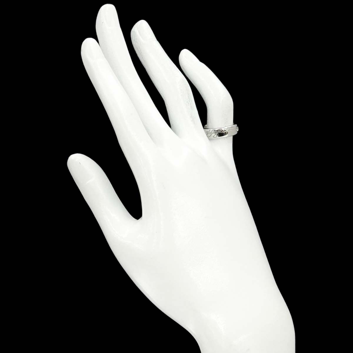 Signature Diamond Ring 18K WG 750 size4.5US)