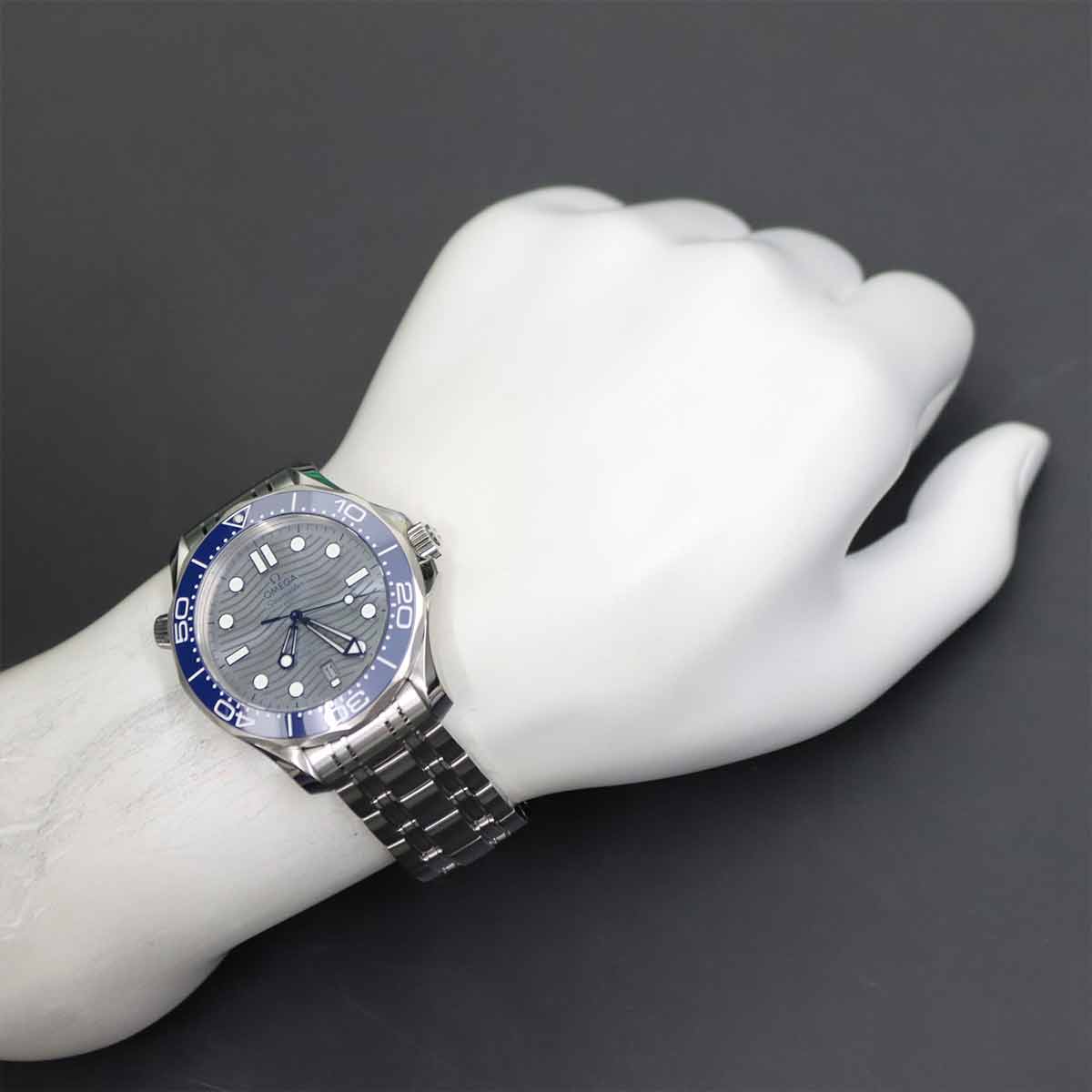 Seamaster 300 212 30 42 20 06 001 CO-AXIAL Date Gray Dial Mens