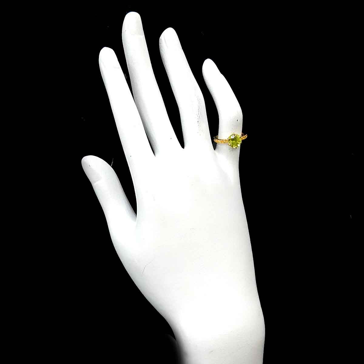 Peridot 1.50ct Sapphire 0.16ct Ring 18K YG 750 4(US)