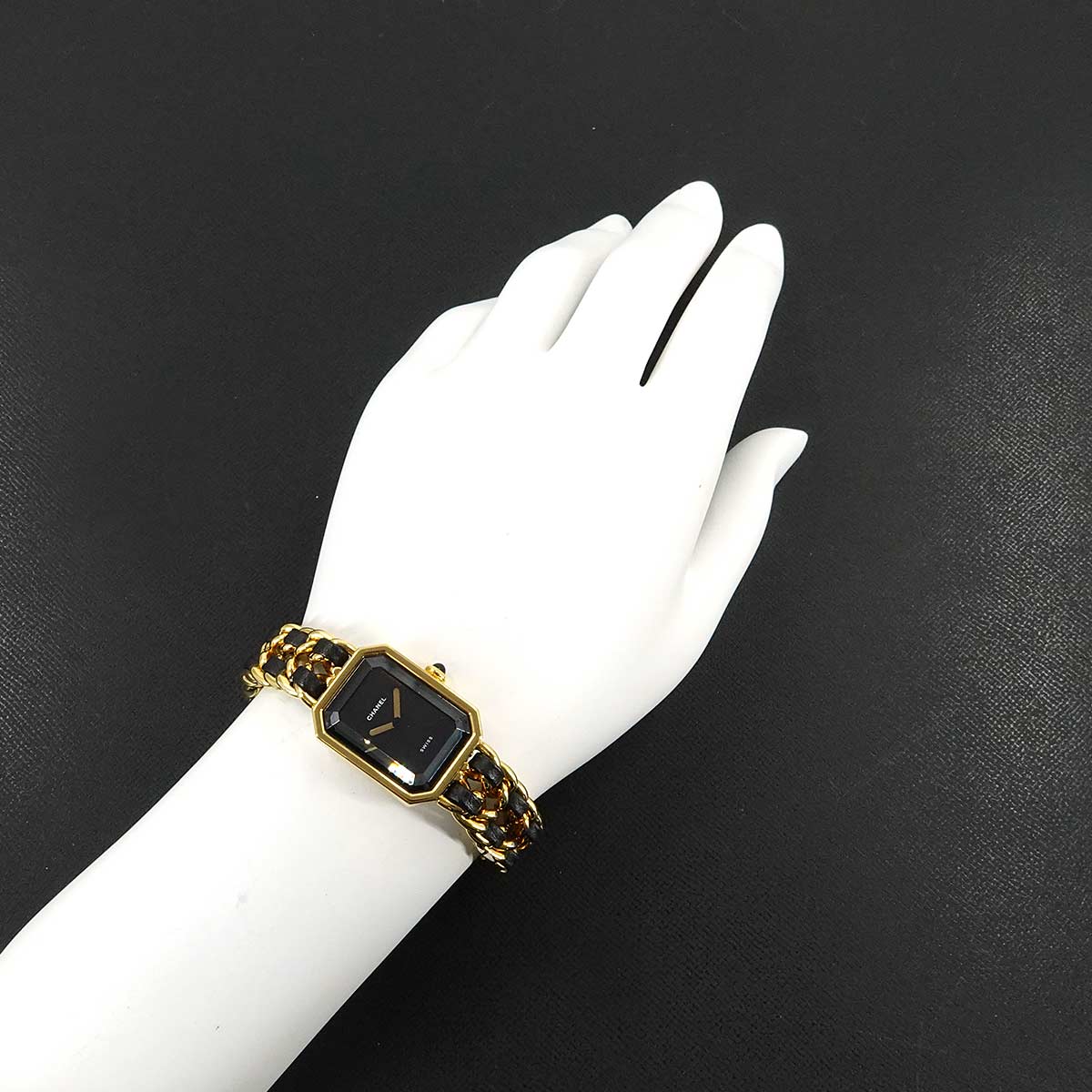 Premiere Size M H0001 Vintage Quartz Black Dial Ladies Watch