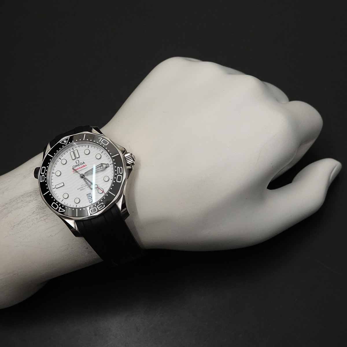 Seamaster 300 Co-Axial 210 32 42 20 04 001 White Dial