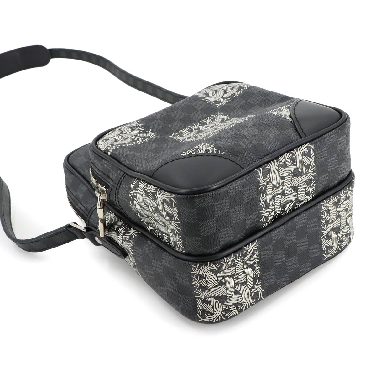 Damier Graphite Christopher Nemeth Amazon Shoulder Bag