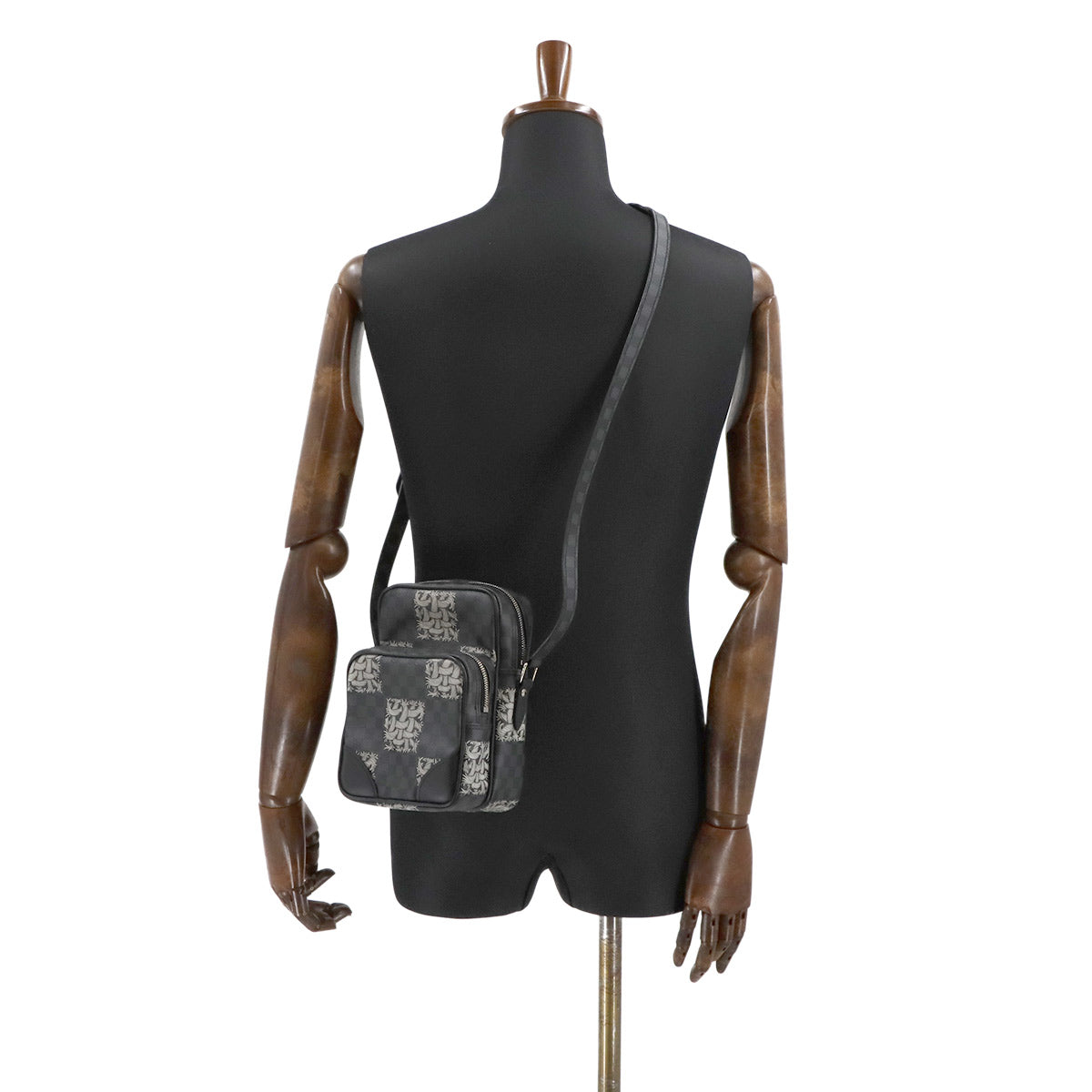 Damier Graphite Christopher Nemeth Amazon Shoulder Bag