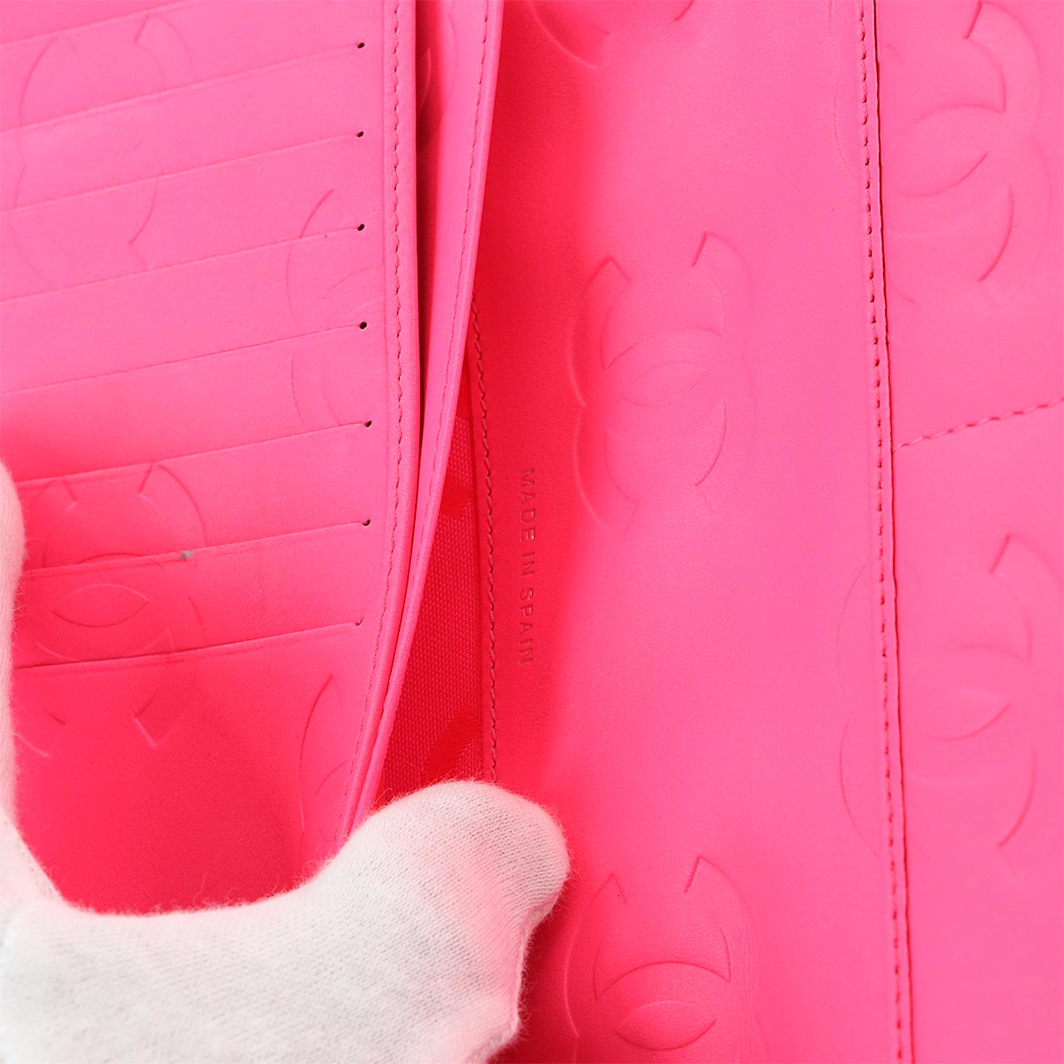 Cambon Line Zipped Around Long Wallet Leather Black A48660