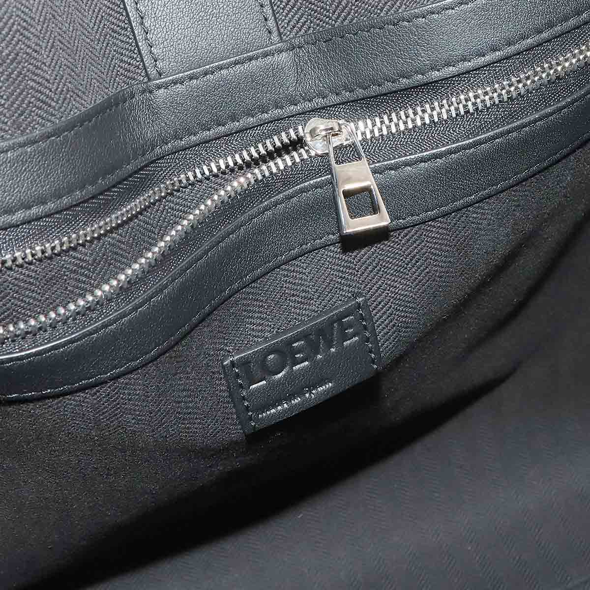 Buckle Horizontal Tote Bag Leather Black B692K96X04