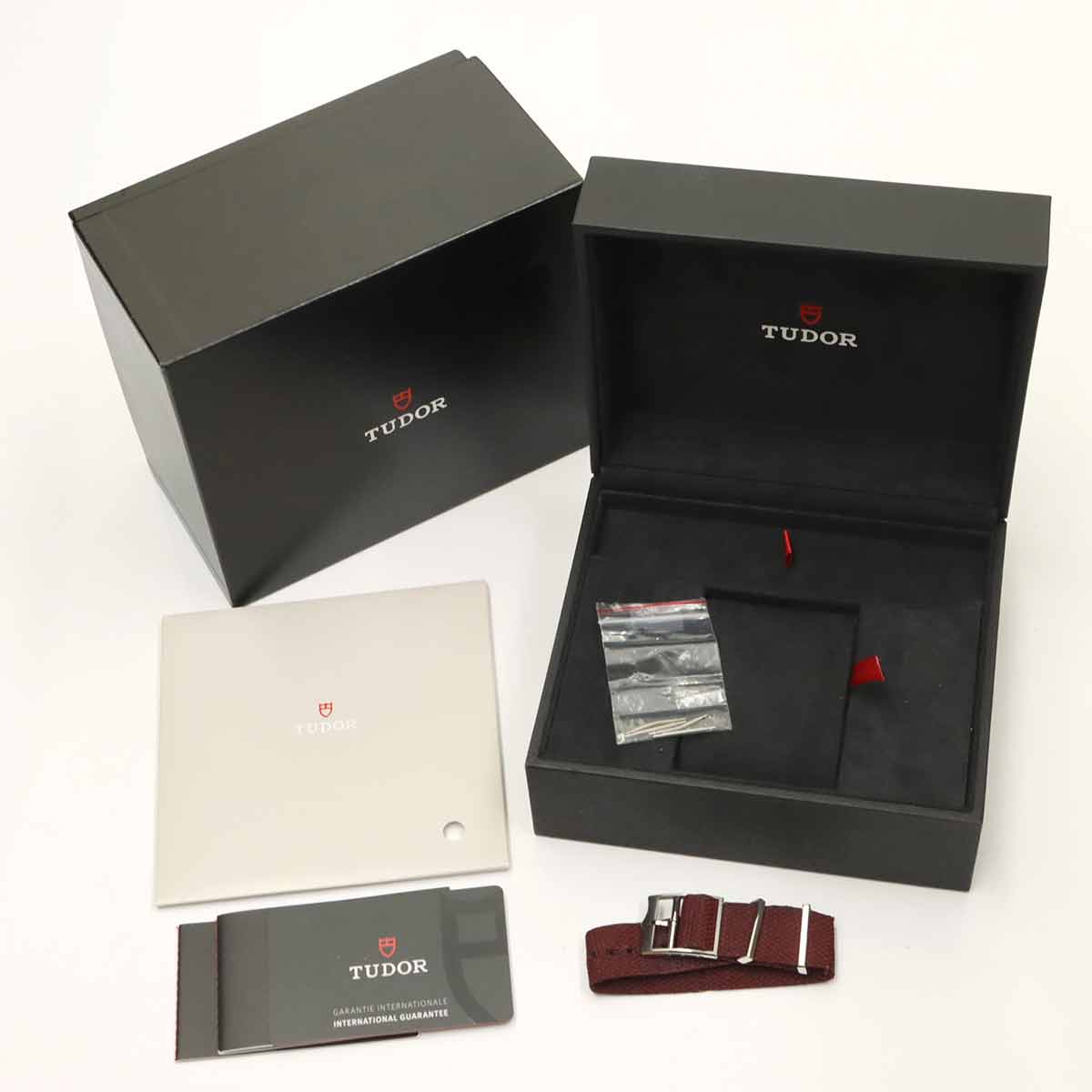 Heritage Black Bay 79230R Automatic Black Dial Men's Watch