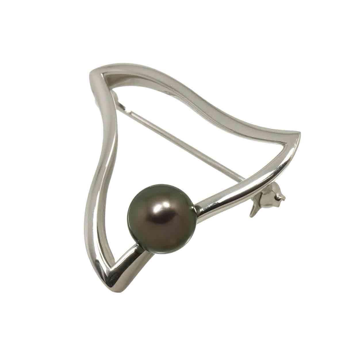 Black Pearl 8.2mm Brooch 18K White Gold 750