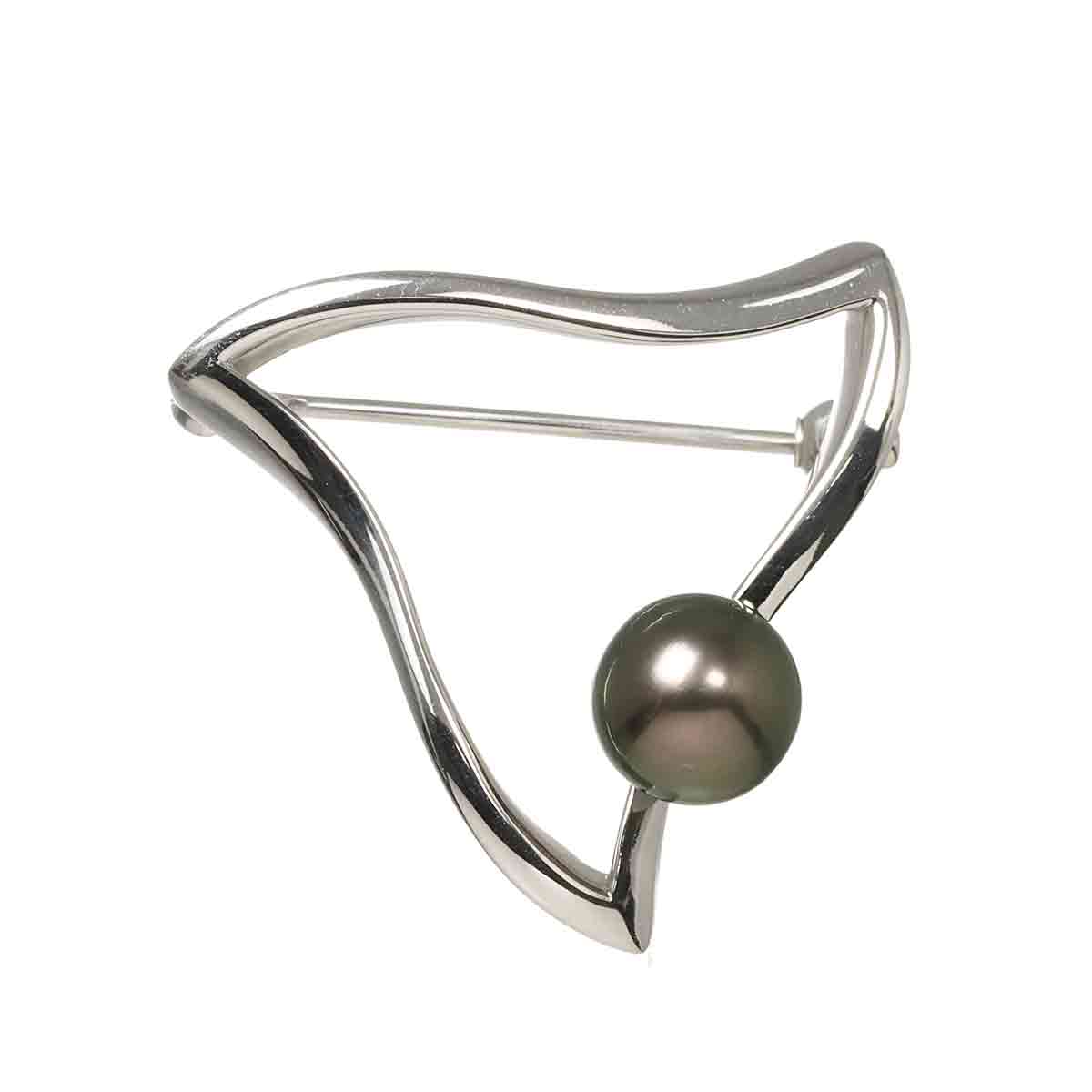 Black Pearl 8.2mm Brooch 18K White Gold 750