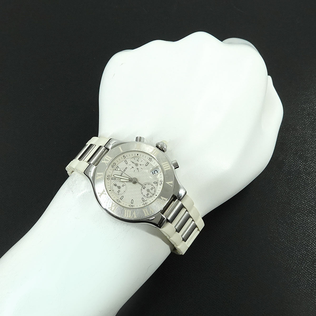 Must 21 Chronoscaph W10184U2 Date Quartz White Dial Mens