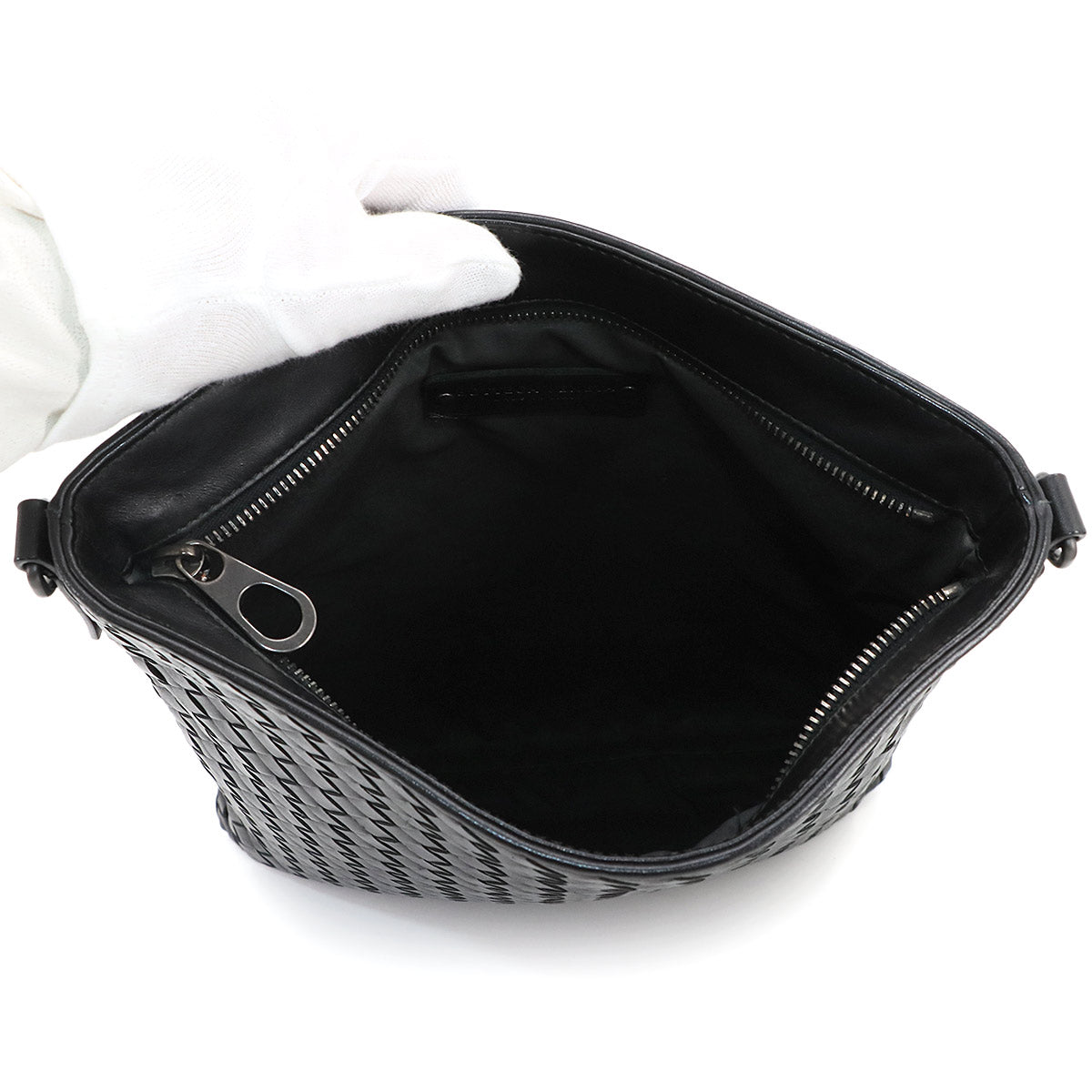 Intrecciato Shoulder Bag Leather Black 276357