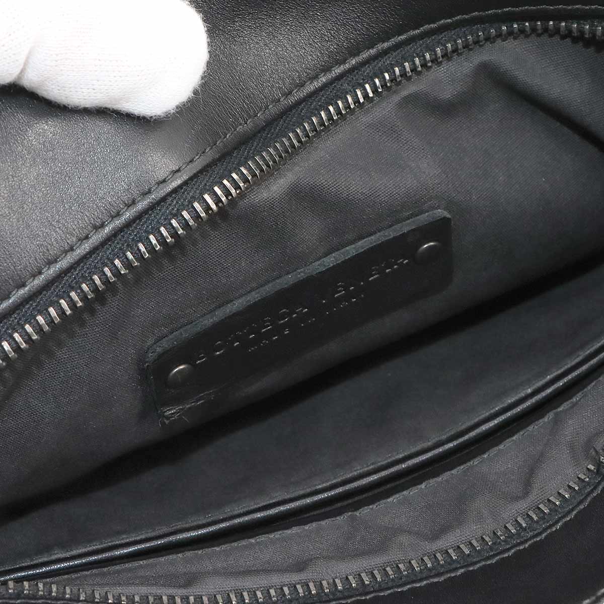 Intrecciato Shoulder Bag Leather Black 276357