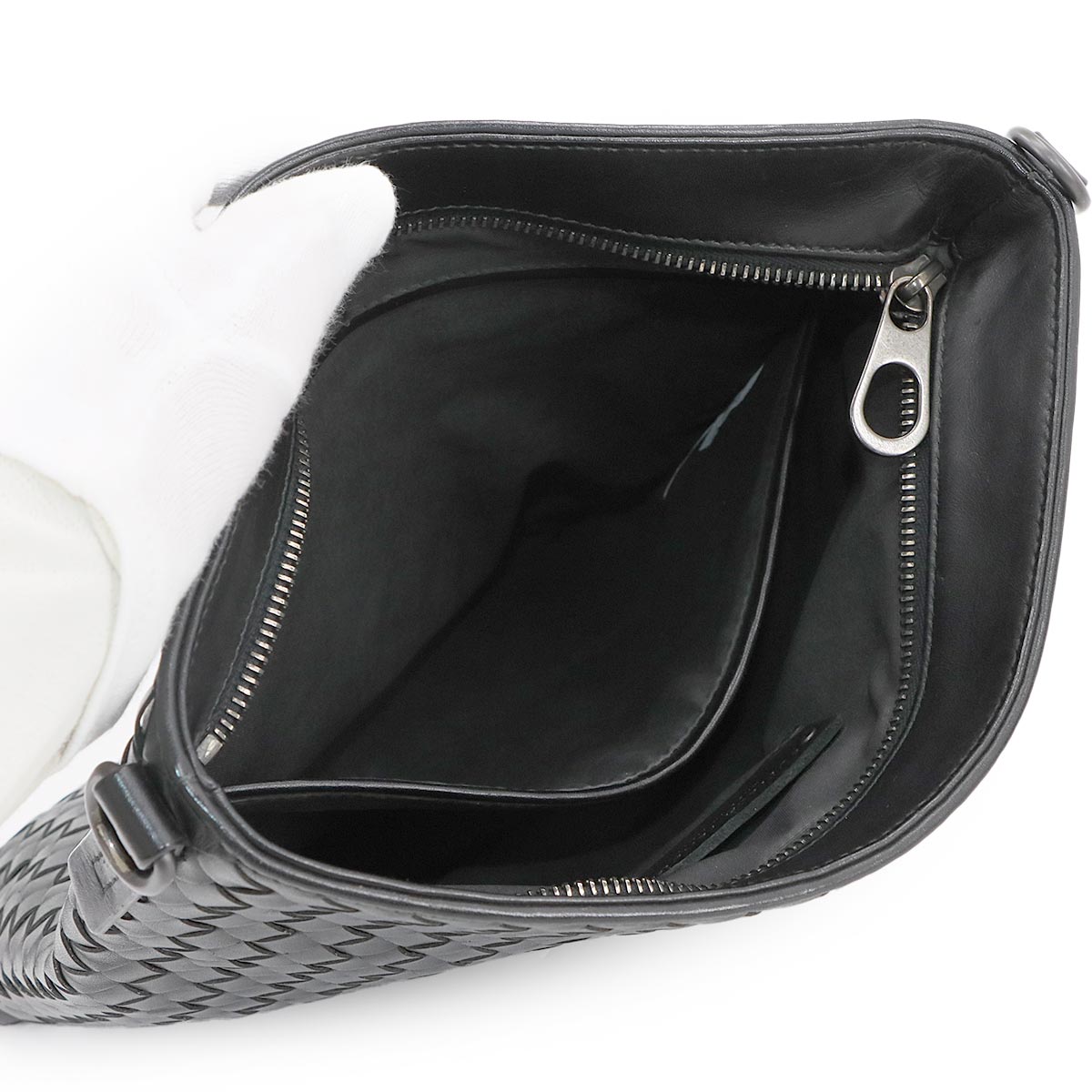 Intrecciato Shoulder Bag Leather Black 276357