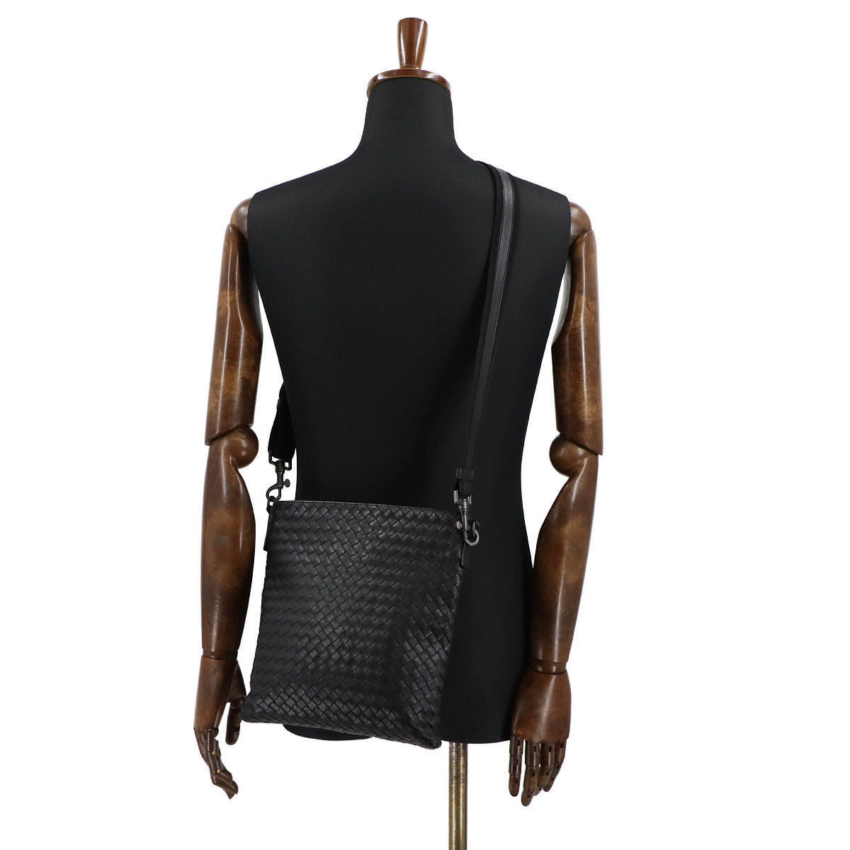 Intrecciato Shoulder Bag Leather Black 276357