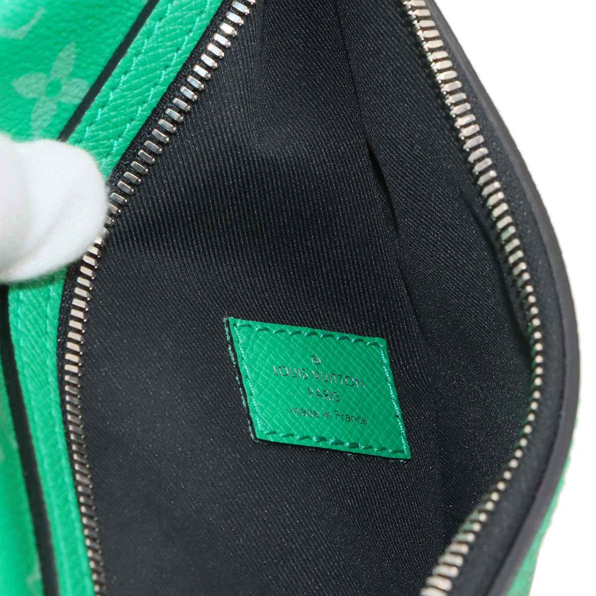 Taigarama Duo Slingbag Cactus Green M31000 Purse