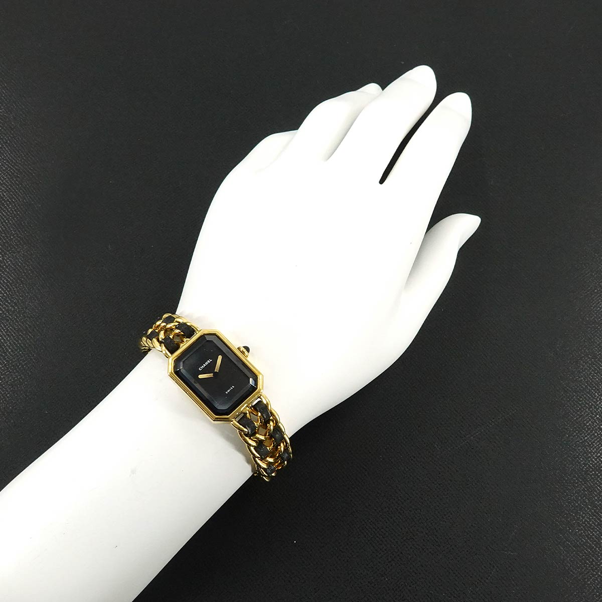 Premiere Size L H0001 Vintage Quartz Black Dial Ladies Watch