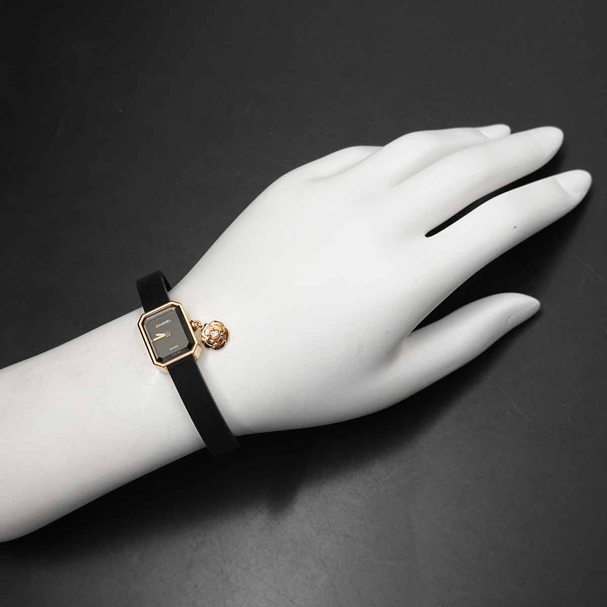 Premiere camellia collection H6361 Quartz Black Dial