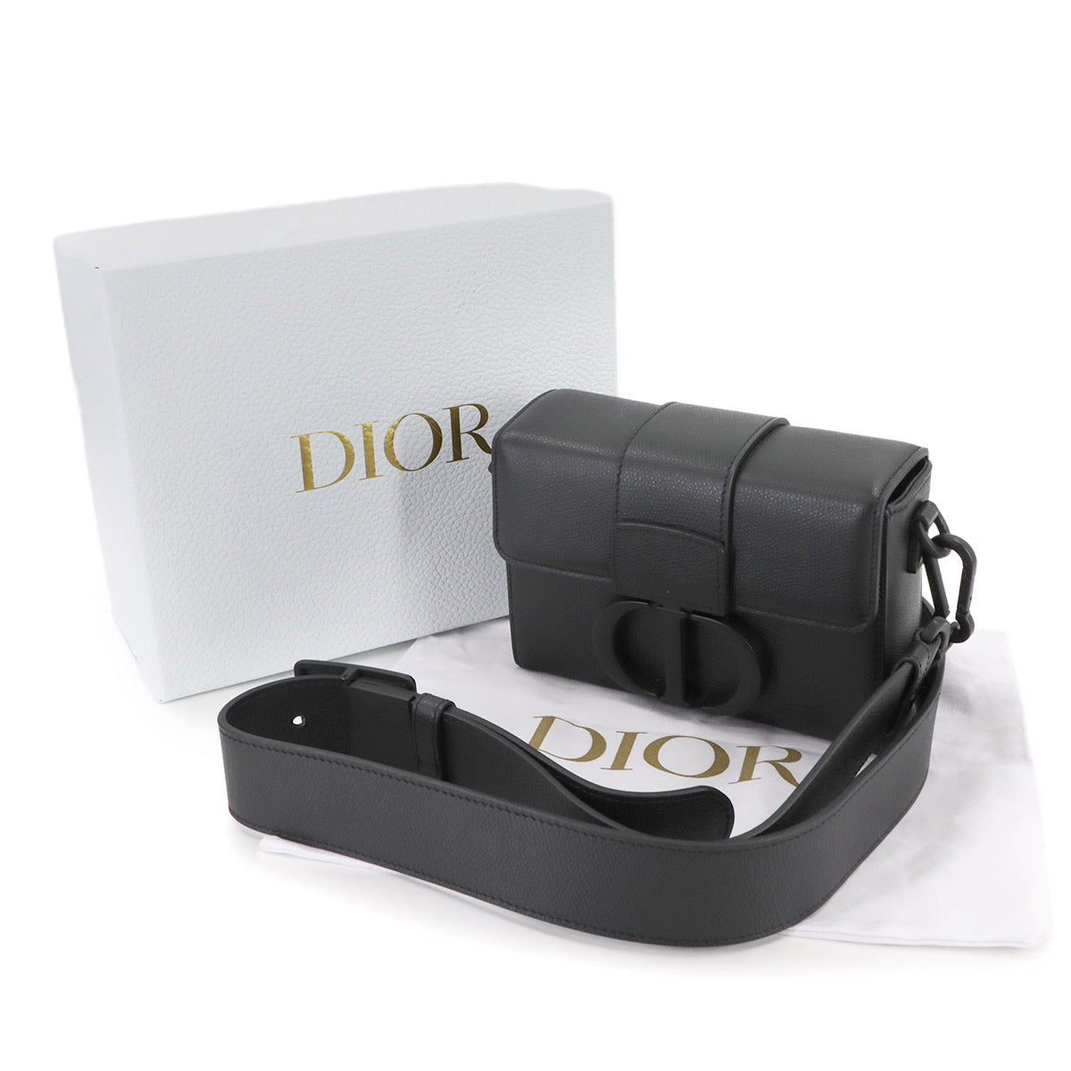 30 Montaigne Box Shoulder Bag Leather Black M9204UMOS