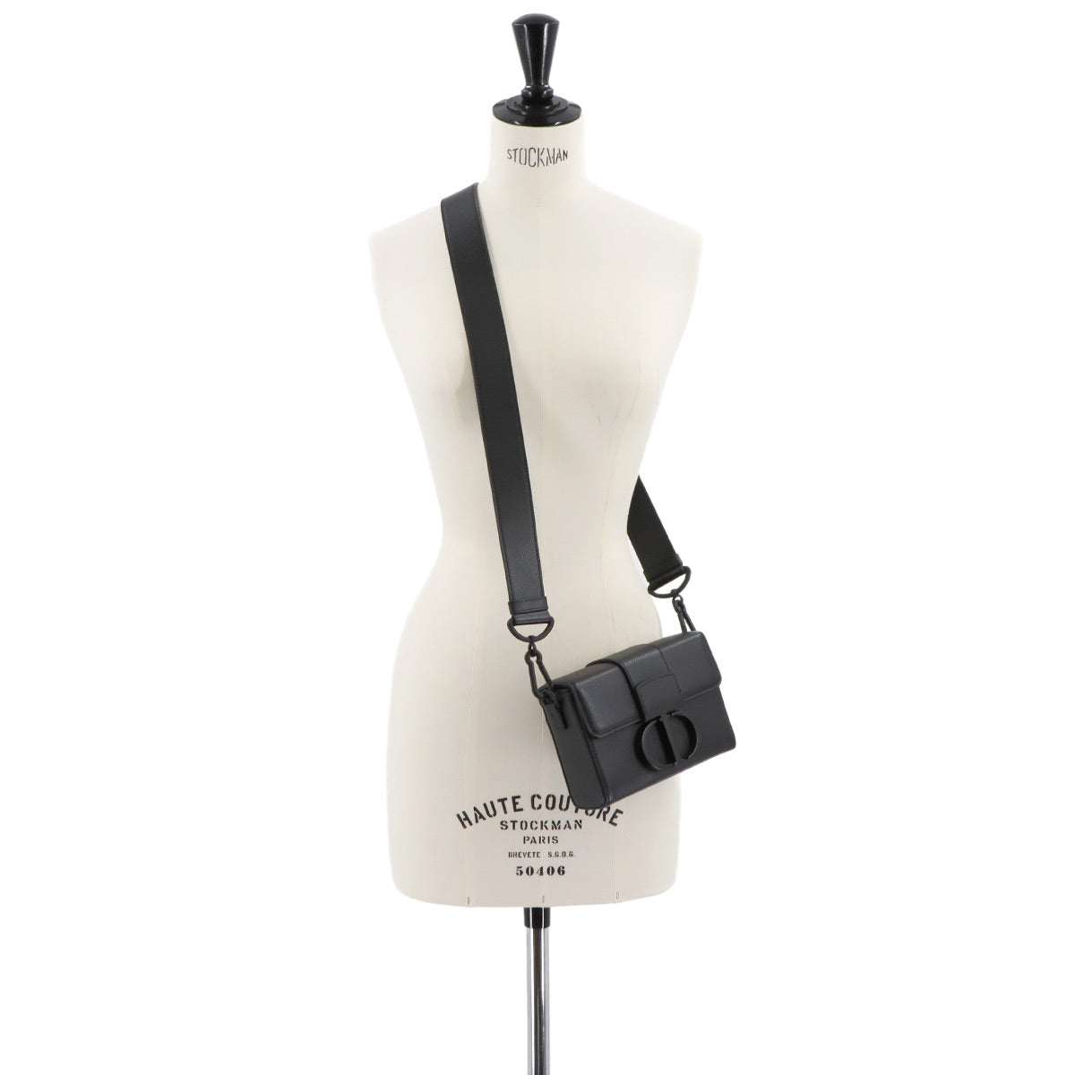 30 Montaigne Box Shoulder Bag Leather Black M9204UMOS