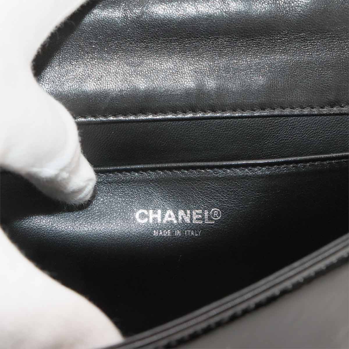 JUST A DROP OF NO.5 Clutch Bag Patent leather Leather A17585