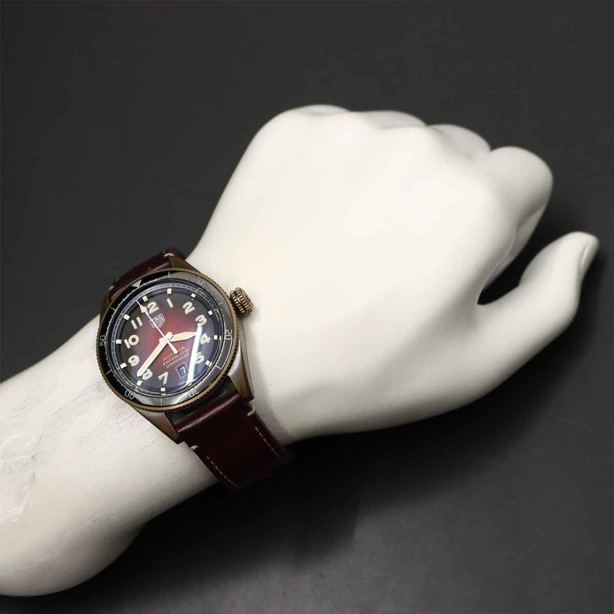 AUTAVIA WBE5191 date Automatic Red Dial Mens