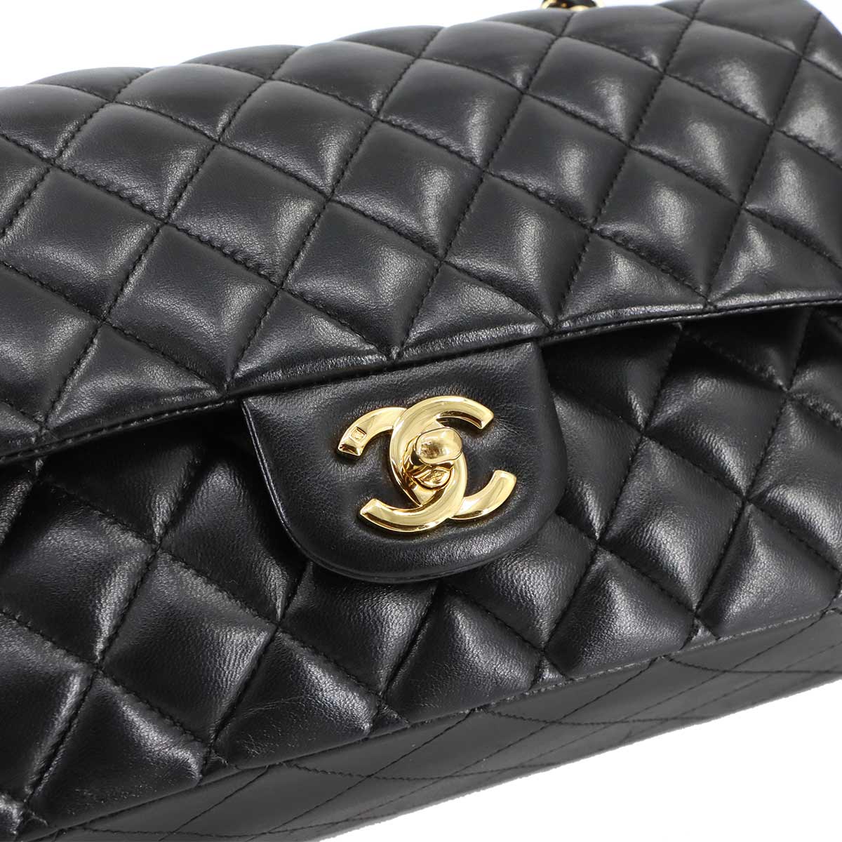 Matelasse 25 Chain Shoulder Bag Leather Black A01112 11.12