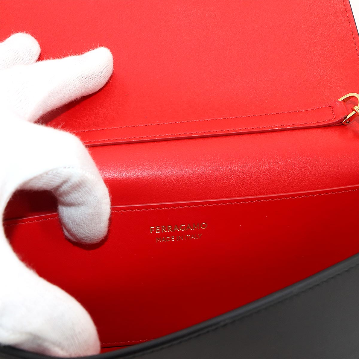 Gancini Chain Shoulder Bag Leather Black 90298031