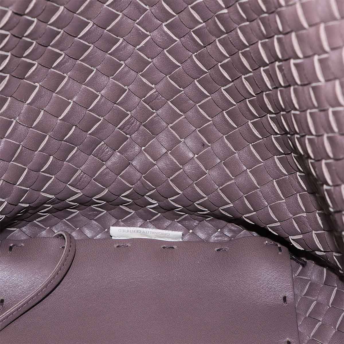 Intrecciato Cabat MM Tote Bag Leather Purple 115664