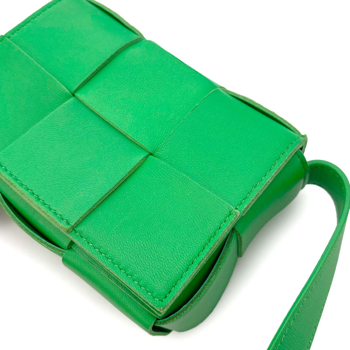 Intrecciato Candy Cassette Shoulder Bag Leather Green