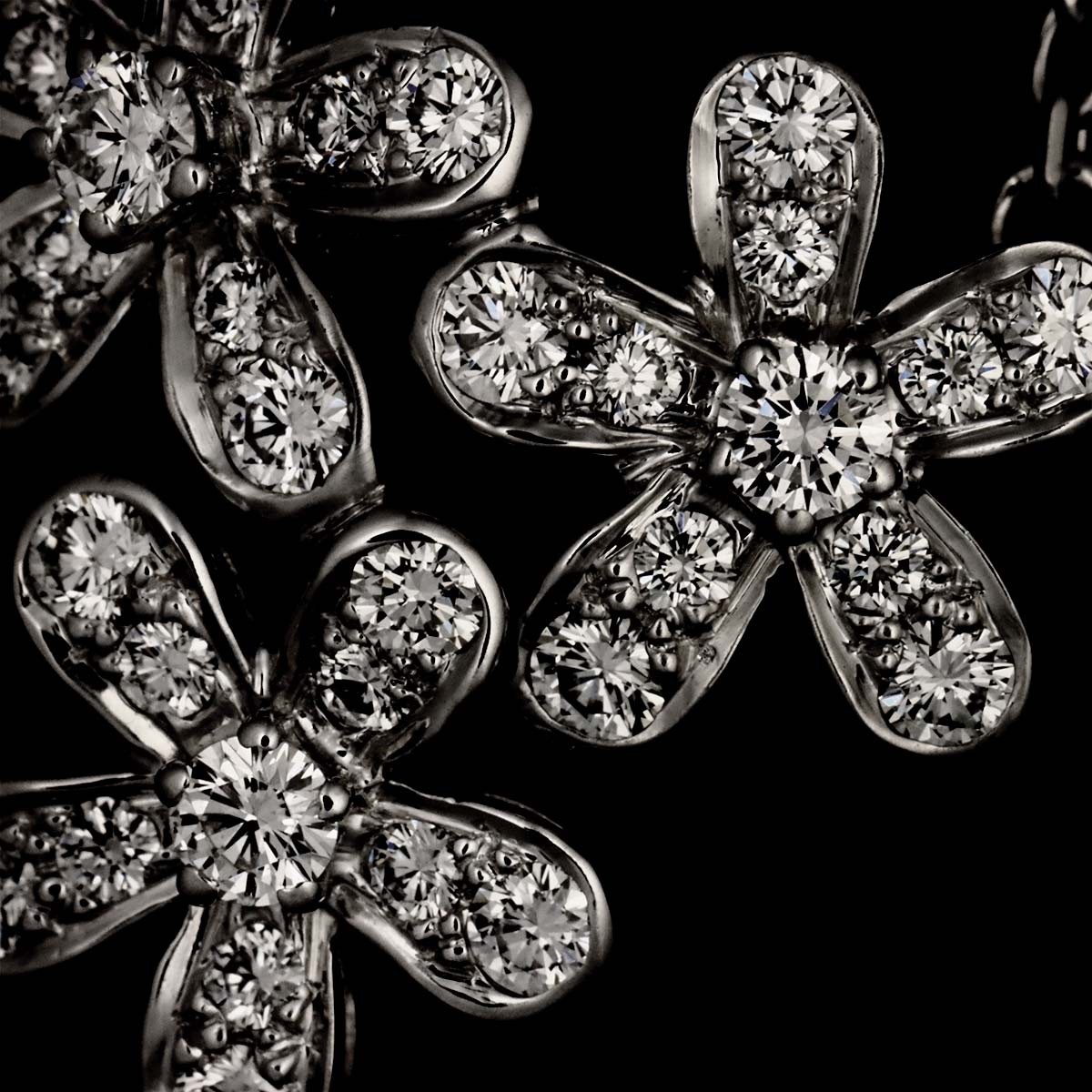 Socrate 3 Flower Diamond Necklace 18K WG 750