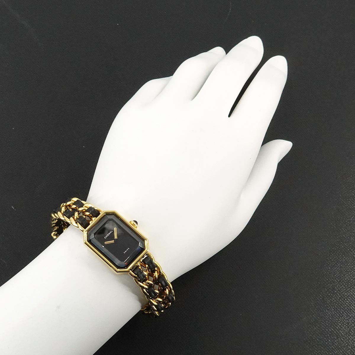 Premiere Size M H0001 Vintage Quartz Black Dial Ladies Watch