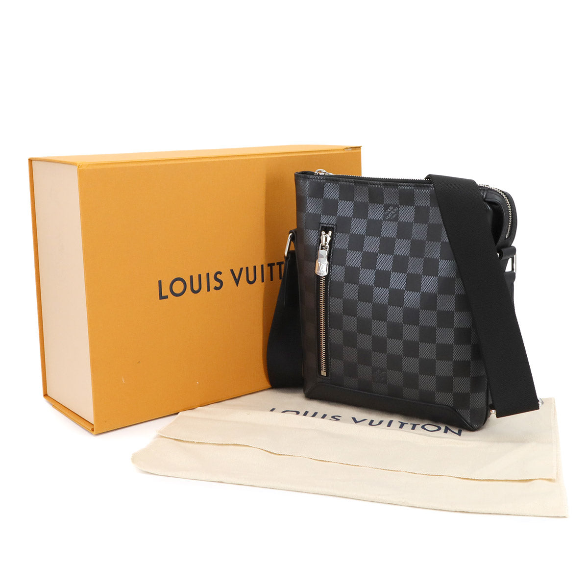 Damier Infini Discovery Messenger Shoulder Bag N40122