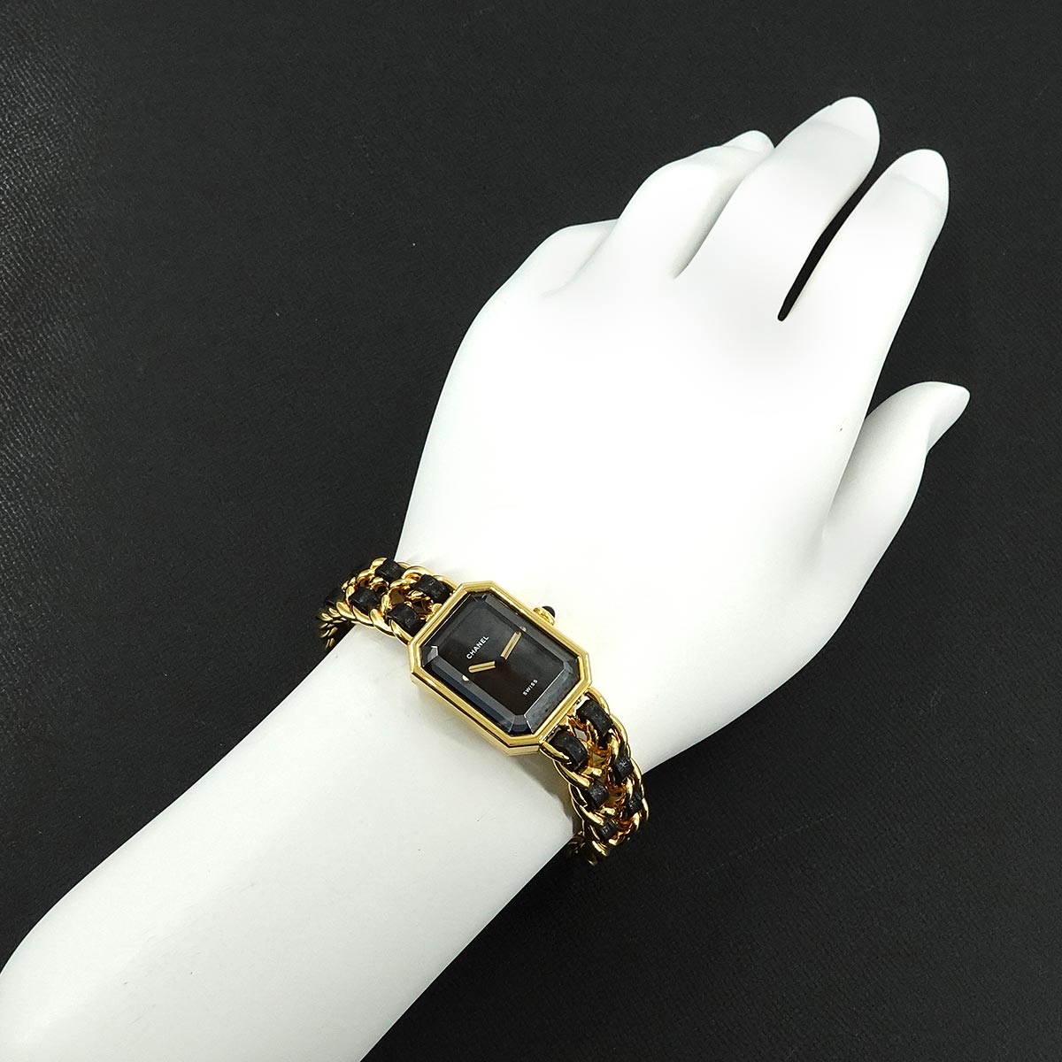 Premiere Size M H0001 Vintage Quartz Black Dial Ladies Watch
