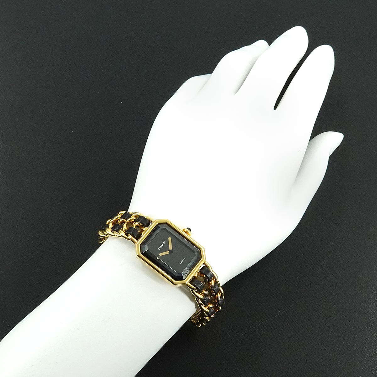 Premiere Size S H0001 Vintage Quartz Black Dial Ladies Watch