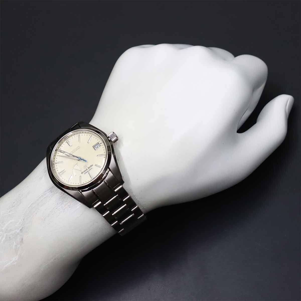 GRAND SEIKO Spring Drive SBGA011 Date 9R65 0AE0 White Dial