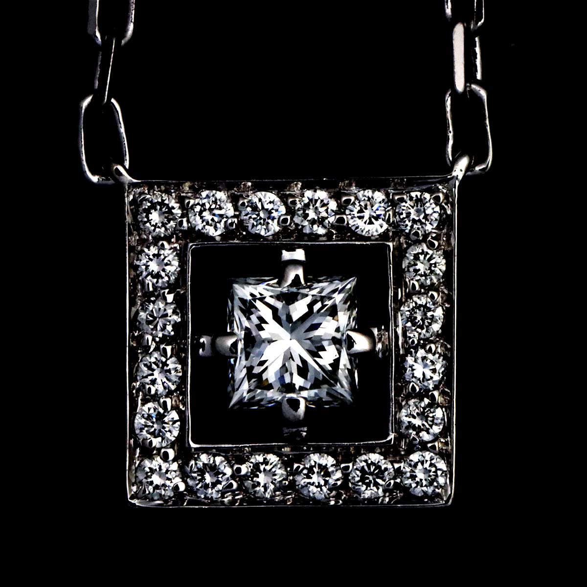 Diamond Necklace 18K WG 750