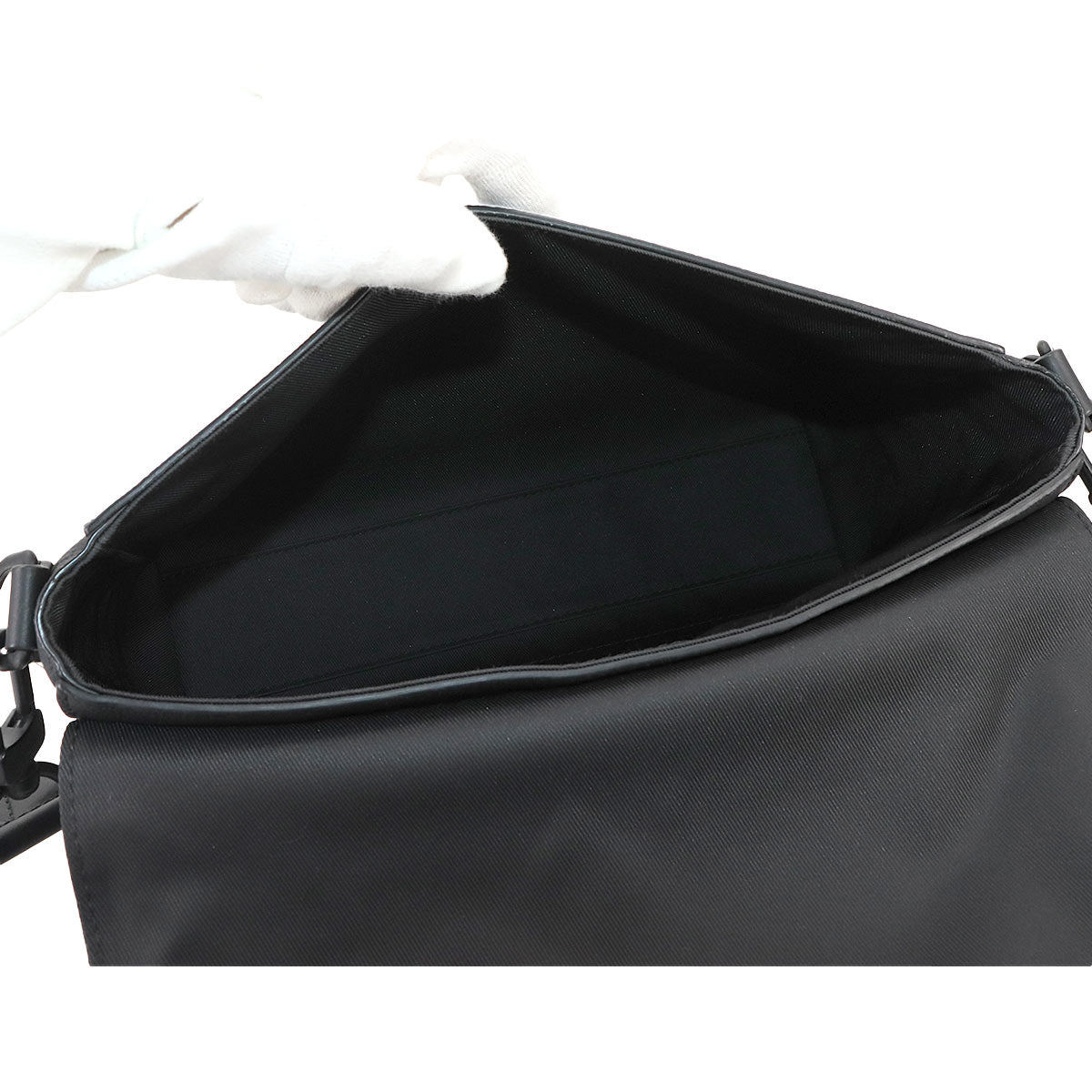 Aerogram Takeoff Messenger Shoulder Bag Leather M57080