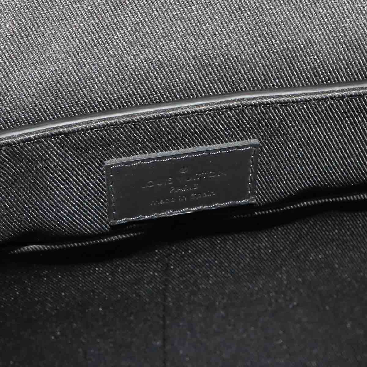 Aerogram Takeoff Messenger Shoulder Bag Leather M57080