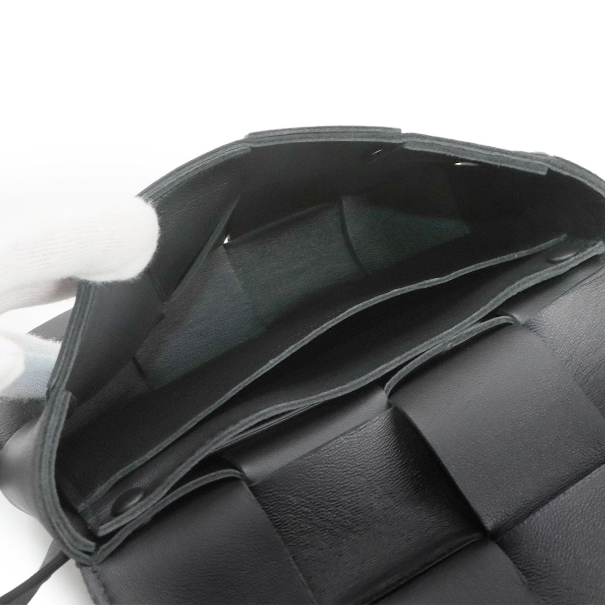 Intrecciato Cassette Belt Bag Leather Black 668572