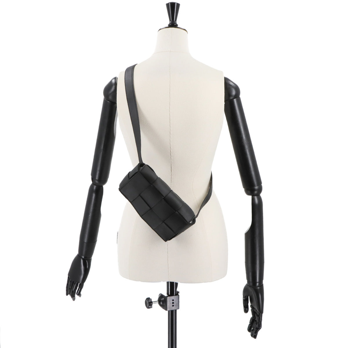 Intrecciato Cassette Belt Bag Leather Black 668572