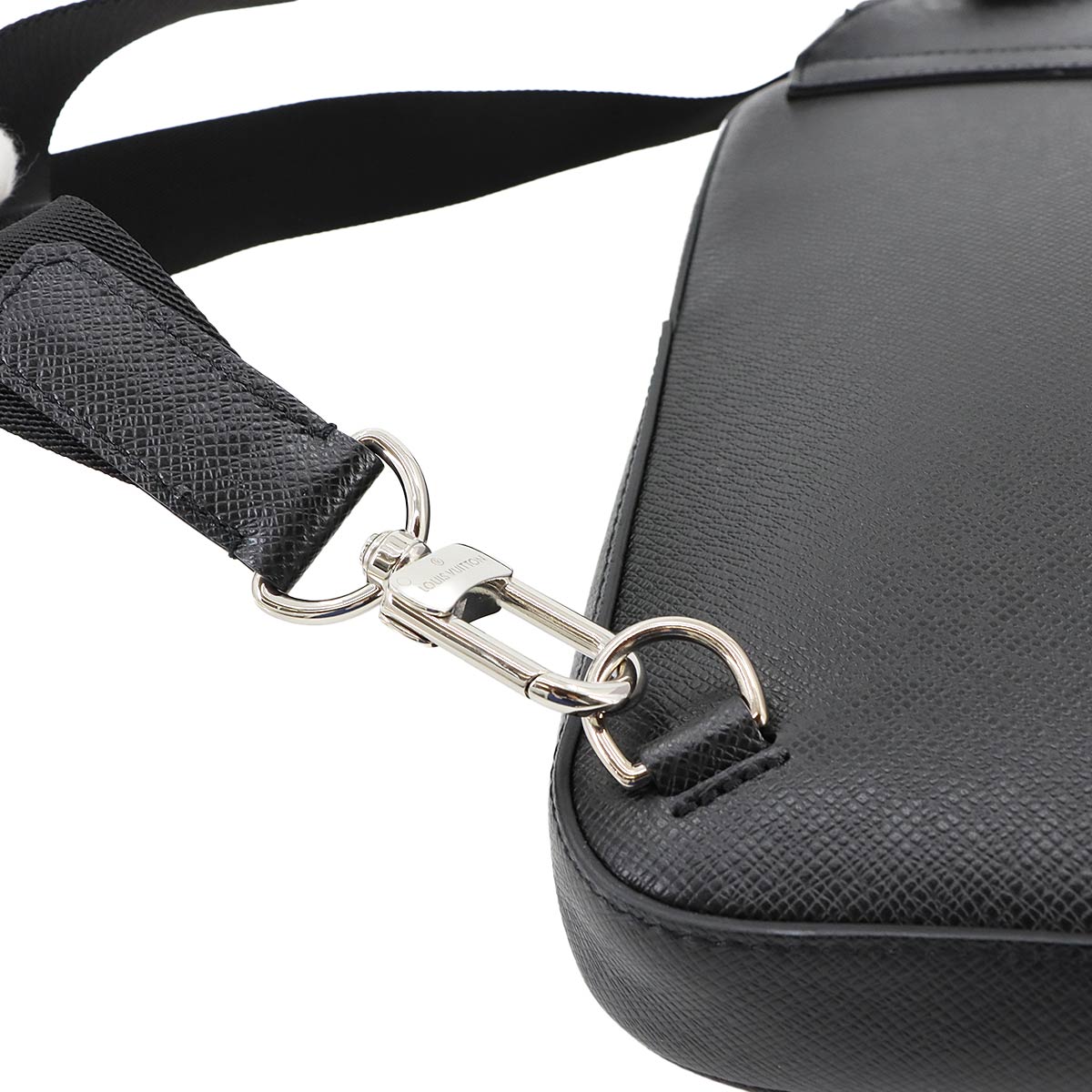 Taiga Avenue Sling Bag Crossbody Bag Black M30863 Purse